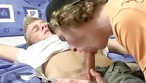 Hotie with sexy body fucks in the kitchen