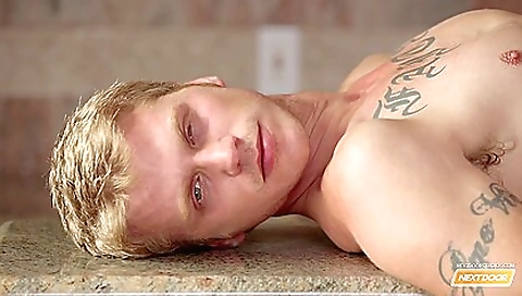 Suckolom stumbie with hot body