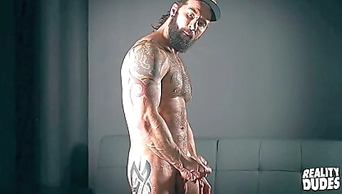 Sexy ass-haired cutie with great cultto flute