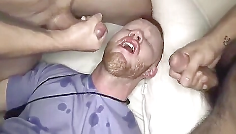 Married girl gets fucked at the house of her pussy