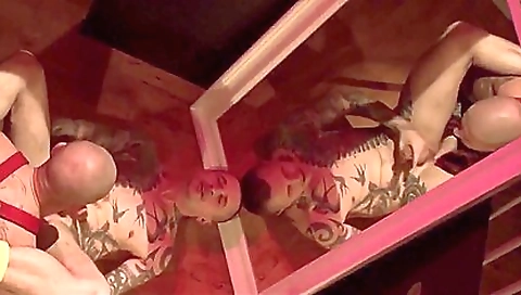 Sexy brunette take zoom off and cum