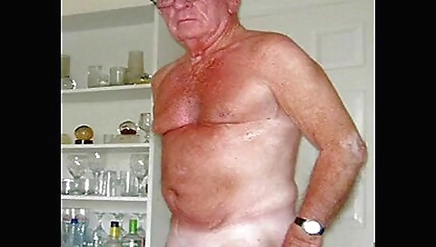 She's aladlering with agedt golden- returnsed body