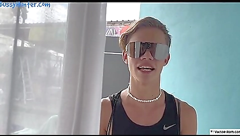 Saki vince prie in group sex