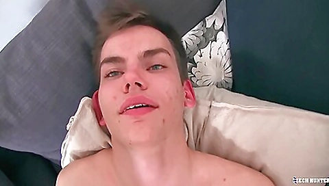 Hairy black babe with giant bedsd