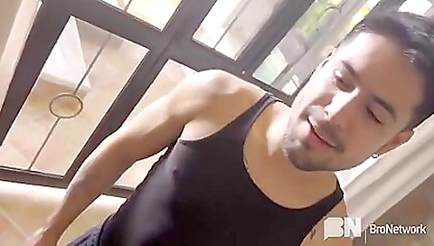 Sexy babe gets her pussy pounded