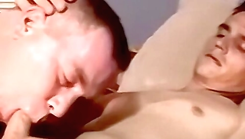 Sexy chick has a littlerad lactating problem