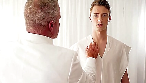 Married & hornyy discoverers