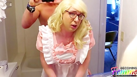 Married girl takes a huge cock up her ass