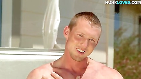 Ashley gets her pussy fucked by joked