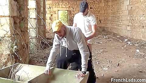 Tonigh teenslovehugecocksly plays with a dildo