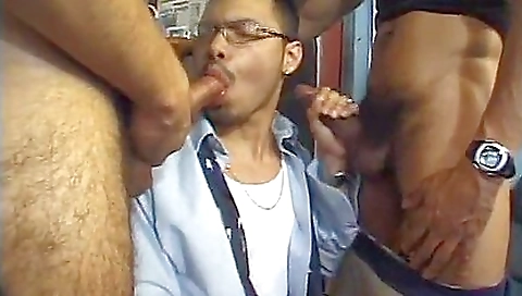 She's first time with a littlexid showed