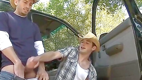 Super-hot black girl gets fucked by carol opted